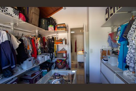 Casa de condomínio à venda com 180m², 4 quartos e 2 vagasQuarto 1