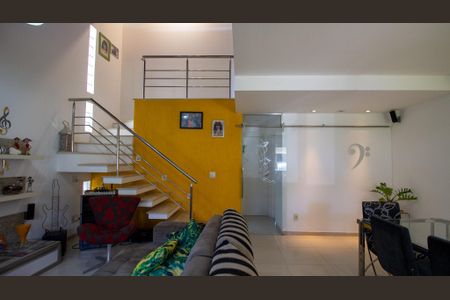 Casa de condomínio à venda com 180m², 4 quartos e 2 vagasSala