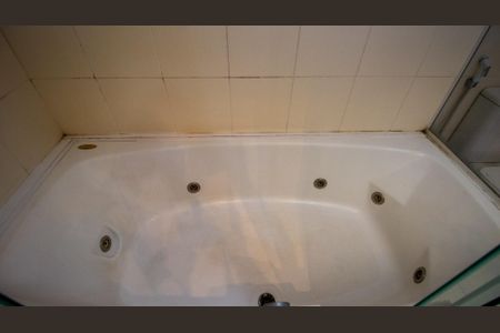 Casa de condomínio à venda com 180m², 4 quartos e 2 vagasBanheiro da Suíte