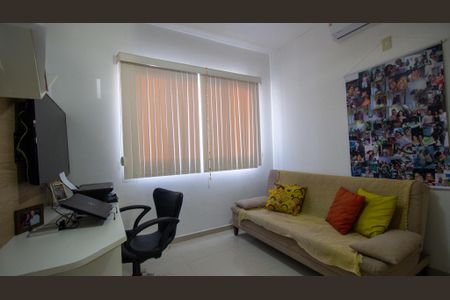 Casa de condomínio à venda com 180m², 4 quartos e 2 vagasQuarto 3