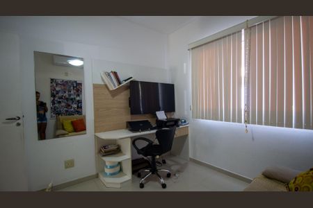 Casa de condomínio à venda com 180m², 4 quartos e 2 vagasQuarto 3