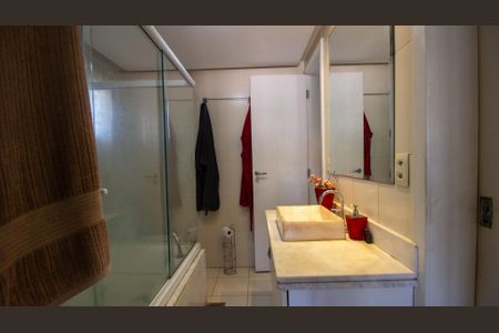 Casa de condomínio à venda com 180m², 4 quartos e 2 vagasBanheiro da Suíte