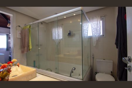 Casa de condomínio à venda com 180m², 4 quartos e 2 vagasBanheiro da Suíte