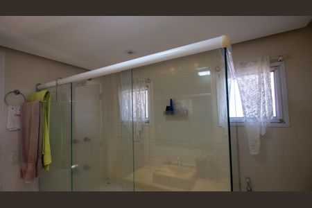 Casa de condomínio à venda com 180m², 4 quartos e 2 vagasBanheiro da Suíte