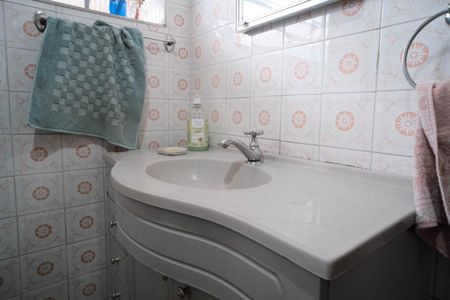 Casa à venda com 250m², 3 quartos e 2 vagasBanheiro