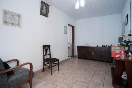 Casa à venda com 250m², 3 quartos e 2 vagasSala