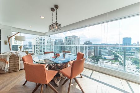 Apartamento à venda com 132m², 2 quartos e 3 vagasVaranda