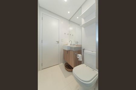 Apartamento à venda com 132m², 2 quartos e 3 vagasBanheiro da Suíte 1