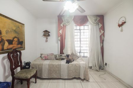 Casa à venda com 111m², 3 quartos e 2 vagasSala 