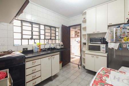 Casa à venda com 111m², 3 quartos e 2 vagasCozinha 