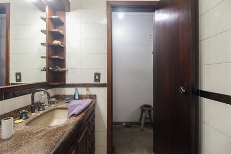 Casa à venda com 111m², 3 quartos e 2 vagasBanheiro Suíte 