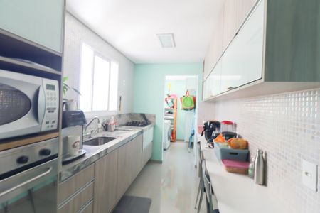 Apartamento à venda com 119m², 3 quartos e 2 vagas Apartamento à venda com 119m², 3 quartos e 2 vagasCozinha e Área de Serviço