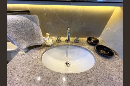 Apartamento à venda com 80m², 2 quartos e 1 vagaBanheiro da Suíte