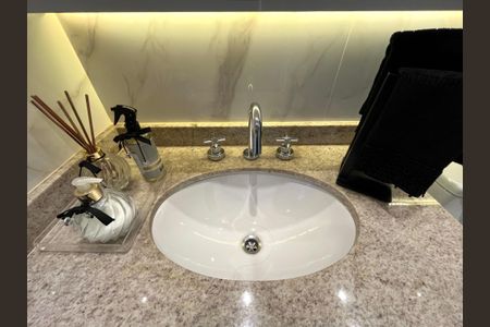 Apartamento à venda com 80m², 2 quartos e 1 vagaBanheiro Corredor