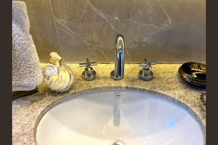 Apartamento à venda com 80m², 2 quartos e 1 vagaBanheiro da Suíte