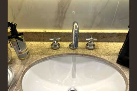 Apartamento à venda com 80m², 2 quartos e 1 vagaBanheiro Corredor