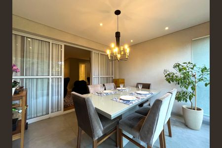 Apartamento à venda com 80m², 2 quartos e 1 vagaVaranda