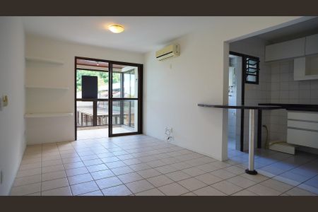 Apartamento para alugar com 79m², 2 quartos e 1 vaga Apartamento para alugar com 79m², 2 quartos e 1 vagaSala