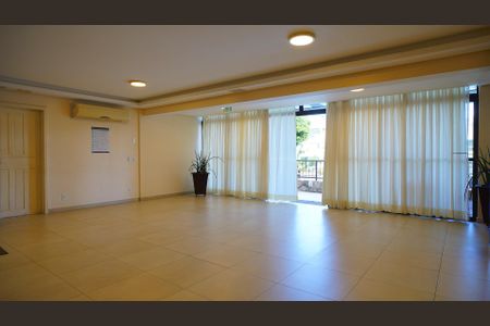 Apartamento para alugar com 79m², 2 quartos e 1 vaga Apartamento para alugar com 79m², 2 quartos e 1 vagaÁrea comum - Salão de festas