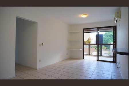 Apartamento para alugar com 79m², 2 quartos e 1 vaga Apartamento para alugar com 79m², 2 quartos e 1 vagaSala