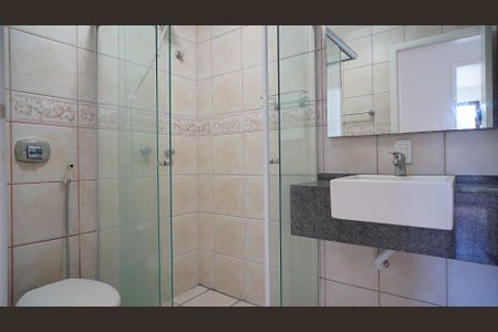 Apartamento para alugar com 79m², 2 quartos e 1 vaga Apartamento para alugar com 79m², 2 quartos e 1 vagaBanheiro corredor