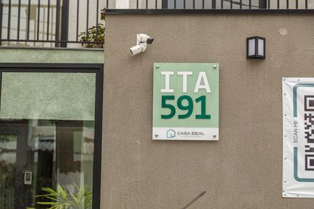 Apartamento à venda com 34m², 2 quartos e 1 vaga Apartamento à venda com 34m², 2 quartos e 1 vagaFachada