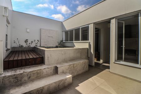 Casa à venda com 356m², 4 quartos e 3 vagas Casa à venda com 356m², 4 quartos e 3 vagasÁrea comum