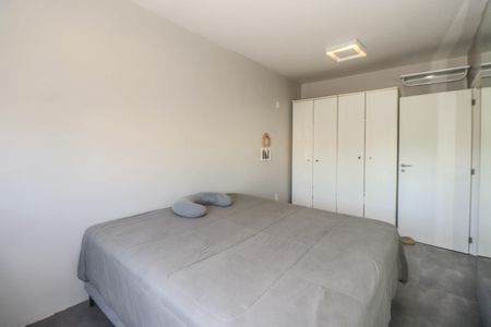 Casa à venda com 356m², 4 quartos e 3 vagas Casa à venda com 356m², 4 quartos e 3 vagasSuíte