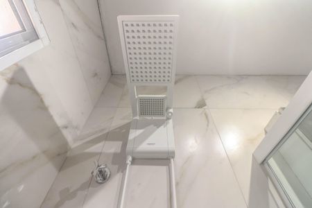 Casa à venda com 356m², 4 quartos e 3 vagas Casa à venda com 356m², 4 quartos e 3 vagasBanheiro Social