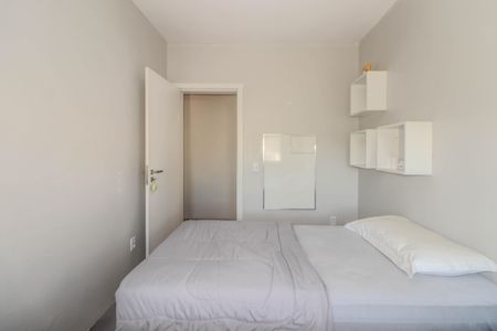 Casa à venda com 356m², 4 quartos e 3 vagas Casa à venda com 356m², 4 quartos e 3 vagasQuarto 3