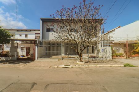Casa à venda com 356m², 4 quartos e 3 vagas Casa à venda com 356m², 4 quartos e 3 vagasFachada