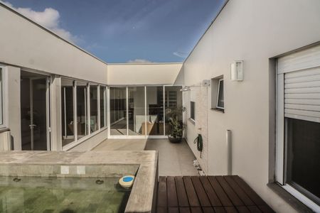 Casa à venda com 356m², 4 quartos e 3 vagas Casa à venda com 356m², 4 quartos e 3 vagasÁrea comum