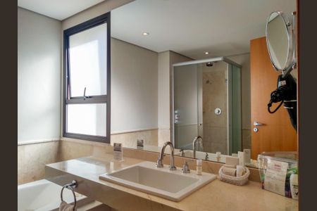 Apartamento à venda com 62m², 1 quarto e 1 vaga Apartamento à venda com 62m², 1 quarto e 1 vagaBanheiro da Suíte