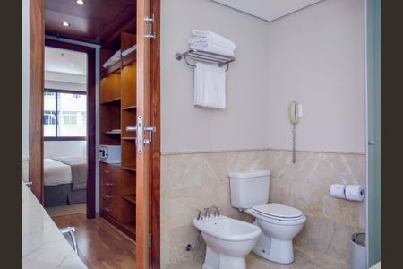 Apartamento à venda com 62m², 1 quarto e 1 vaga Apartamento à venda com 62m², 1 quarto e 1 vagaBanheiro da Suíte