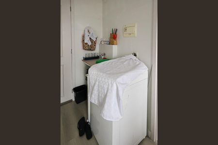 Apartamento à venda com 28m², 1 quarto e sem vaga Apartamento à venda com 28m², 1 quarto e sem vagaCozinha e Área de Serviço