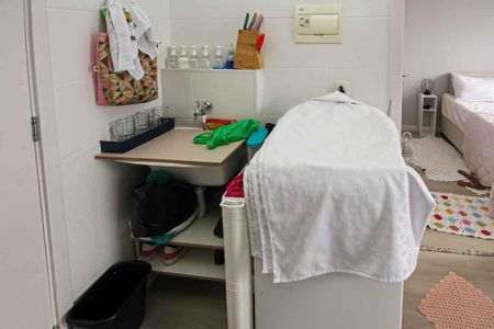 Apartamento à venda com 28m², 1 quarto e sem vaga Apartamento à venda com 28m², 1 quarto e sem vagaCozinha e Área de Serviço