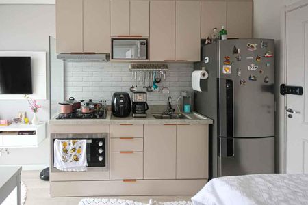 Apartamento à venda com 28m², 1 quarto e sem vaga Apartamento à venda com 28m², 1 quarto e sem vagaCozinha e Área de Serviço