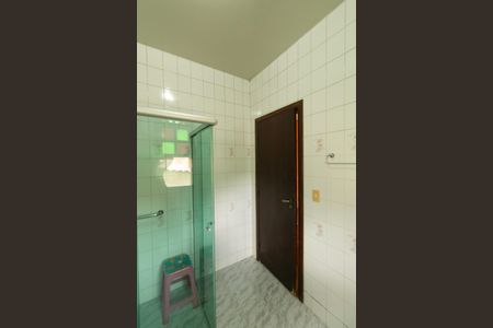 Casa de condomínio à venda com 625m², 5 quartos e 4 vagas Casa de condomínio à venda com 625m², 5 quartos e 4 vagasBanheiro Suite 2