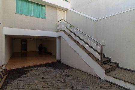 Casa para alugar com 250m², 3 quartos e 4 vagas Casa para alugar com 250m², 3 quartos e 4 vagasGaragem