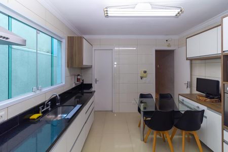 Casa para alugar com 250m², 3 quartos e 4 vagas Casa para alugar com 250m², 3 quartos e 4 vagasCozinha