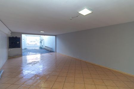 Casa para alugar com 250m², 3 quartos e 4 vagas Casa para alugar com 250m², 3 quartos e 4 vagasGaragem