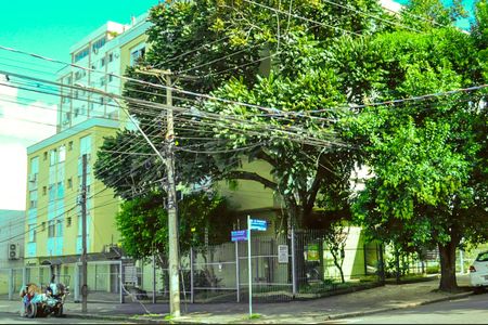 Apartamento para alugar com 63m², 2 quartos e 1 vaga Apartamento para alugar com 63m², 2 quartos e 1 vagaFachada