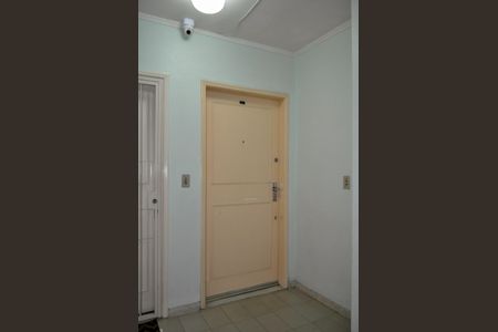 Apartamento para alugar com 63m², 2 quartos e 1 vaga Apartamento para alugar com 63m², 2 quartos e 1 vagaPorta do apartamento