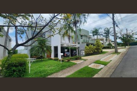 Casa à venda com 275m², 3 quartos e 4 vagas