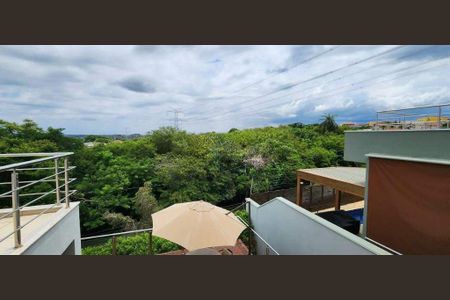 Casa à venda com 275m², 3 quartos e 4 vagas