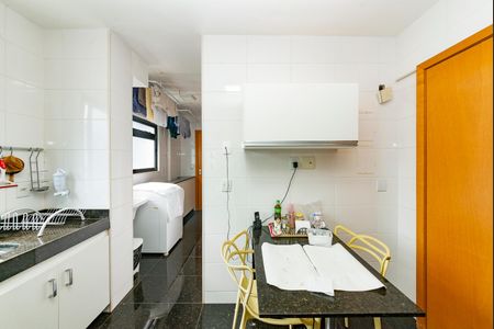 Apartamento à venda com 103m², 3 quartos e 2 vagasCozinha