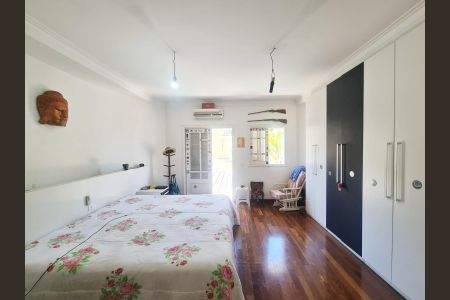 Casa à venda com 585m², 4 quartos e 4 vagasSuíte 3