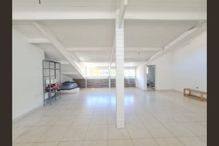 Casa à venda com 585m², 4 quartos e 4 vagasSótão