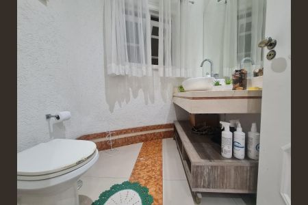 Casa à venda com 585m², 4 quartos e 4 vagasLavabo 1