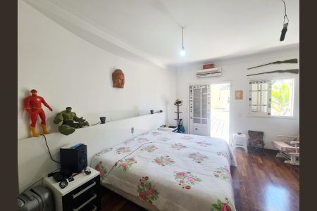 Casa à venda com 585m², 4 quartos e 4 vagasSuíte 3